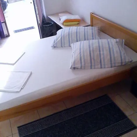 Sobe Laštro Penzion