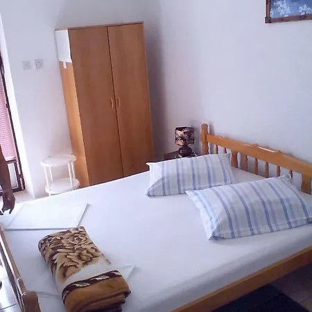 Sobe Laštro *