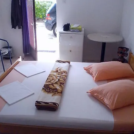 Sobe Laštro Penzion
